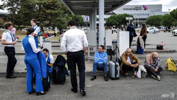 French airports evacuated after 'threats of attack'