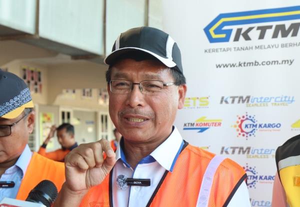 Crane collapse incident: KTMB says restoration work going on at Rawang station railway tracks