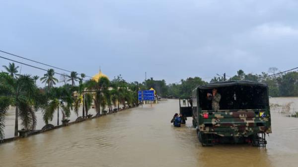 Over 28,000 people evacuated to flood relief centres in Malaysia; Johor, Sabah latest to be affected