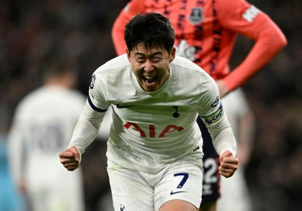 Spurs move into top four with 2-1 win over Everton