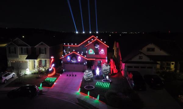 Chris Hartgraves family light show 2023 (Photo Courtesy: Chris Hartgraves)