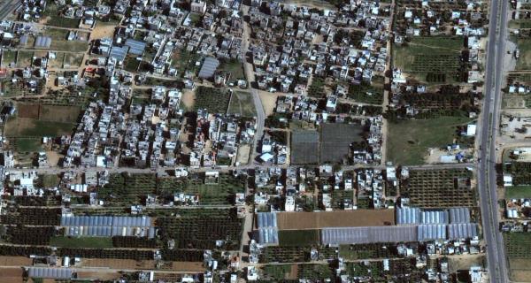 CNN geolocated the footage to a house in Rafah’s Al-Tanoor neighborhood and co<em></em>nfirmed the strike using satellite imagery.