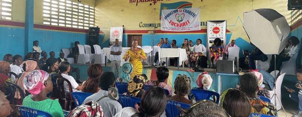 A Mo<em></em>nUSCO official speaks at an interaction with the local community on participation of women in peace building, in Kinshasa.