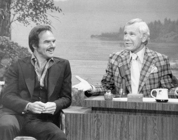 THE To<em></em>nIGHT SHOW STARRING JOHNNY CARSON -- Pictured: (l-r) Actor Burt Reynolds, host Johnny Carson on August 2, 1978 -- (Photo by: Gene Arias/NBC/NBCU Photo Bank via Getty Images)