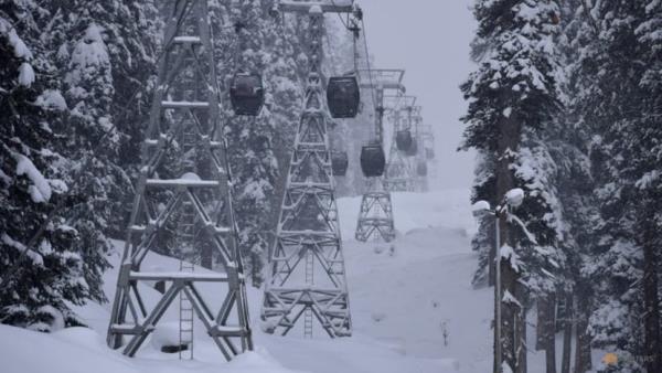 No snow: Tourists cancel holidays as Indian ski resorts run dry