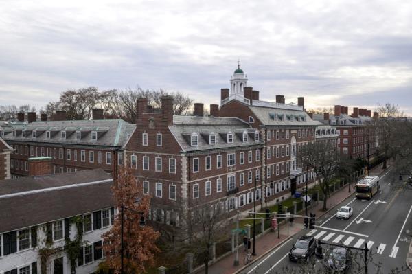 Candidates for Harvard's Board of Overseers who are not nominated by the Harvard Alumni Association must gather at least 3,300 signatures from alum. Should they be elected, overseers serve six-year terms.