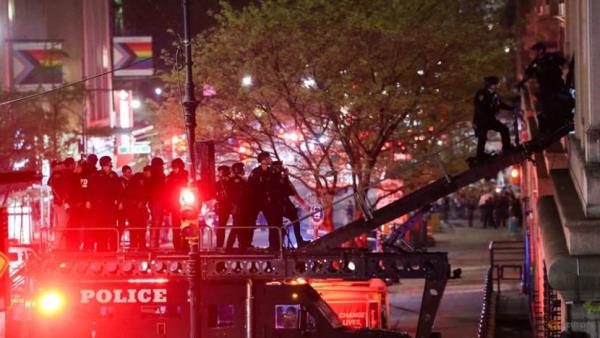 Police enter Columbia University building barricaded by students as protests rock US campuses