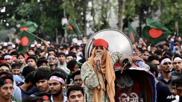 100 injured as Bangladesh student groups clash over job quotas