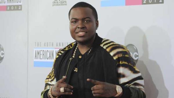 说唱歌手肖恩·金斯顿(Sean Kingston)和他的母亲因涉嫌欺诈被联邦起诉