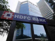 HDFC银行股价在公布第一季度业绩后飙升3%你应该买进、卖出还是持有？