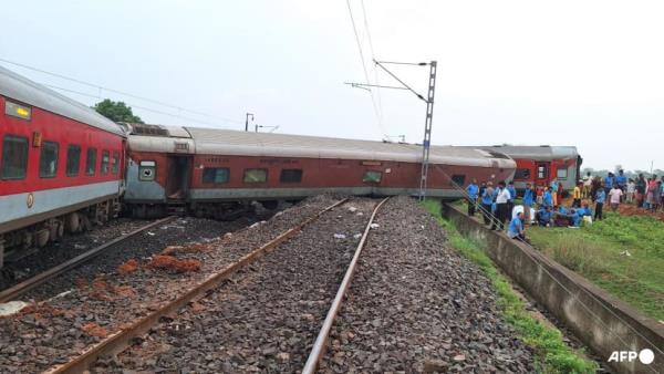 Passenger train derails in India, killing 2 passengers and injuring 20 others