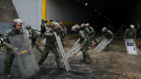 Anti-Maduro protests spread as Venezuelan opposition says he stole vote