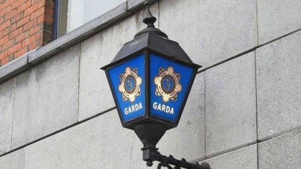 Four gardaí injured following car chase