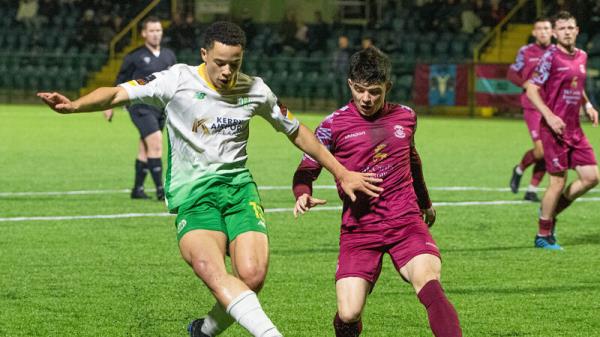 Abbott brace seals points for Cobh