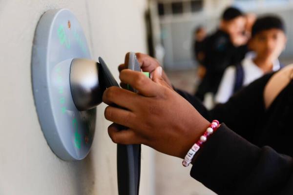 Expected to cost up to €30 per unit, the specially designed pouches are expected to seal away pho<em></em>nes throughout the school day. Picture: Lea Suzuki/San Francisco Chro<em></em>nicle via Getty Images