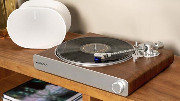 Victrola Stream Sapphire works seamlessly with So<em></em>nos speakers. Picture: Victrola.