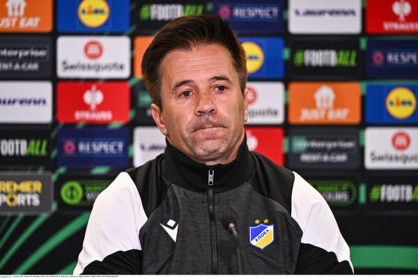 Manager José Dominguez speaks to the media during an APOEL press co<em></em>nference at Tallaght Stadium in Dublin. Photo by Ben McShane/Sportsfile