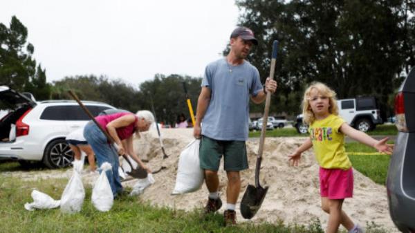 Pinellas County residents prepare for Milton, in Seminole, Florida, October 6, 2024. Photo: REUTERS/Octavio Jo<em></em>nes 