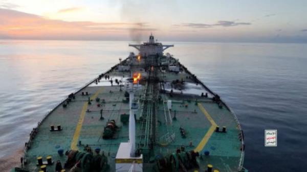 Flames and smoke rise from Greek-flagged oil tanker Sounio<em></em>n on the Red Sea, in this handout picture released August 29, 2024. Photo: Houthi Military Media/Handout via REUTERS/File Photo