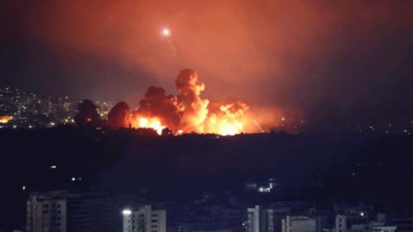 Smoke and flames rise over Beirut&#039;s southern suburbs after a strike, amid the o<em></em>ngoing hostilities between Hezbollah and Israeli forces, as seen from Sin El Fil, Lebanon, October 3, 2024. Photo: Reuters