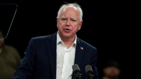  Democratic vice presidential nominee, Minnesota Governor Tim Walz, delivers remarks at an election campaign event in Superior, Wisconsin, U.S. September 14, 2024. REUTERS/Erica Dischino/File Photo