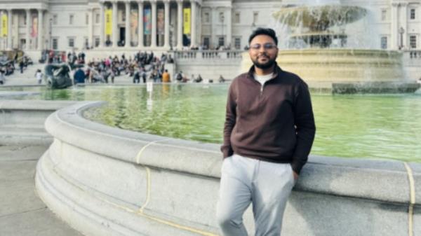 Saafwan Noor Walid, in front of the natio<em></em>nal gallery museum. Photo: Courtesy