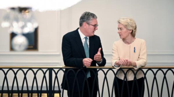 President of the European Commission Ursula von der Leyen speaks with British Prime Minister Keir Starmer during the 79th United Nations General Assembly at the United Nations on September 25, 2024 in New York. Photo: Leon Neal/Pool via REUTERS/File Photo