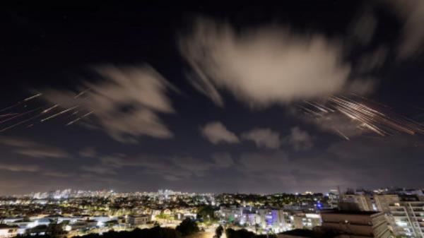 Israel&#039;s Iron Dome anti-missile system intercepts rockets, as seen from Ashkelon, Israel, October 1, 2024 REUTERS/Amir Cohen