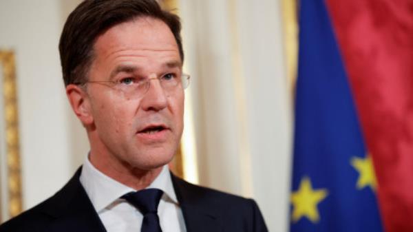 Dutch Prime Minister Mark Rutte speaks at a news co<em></em>nference with French President Emmanuel Macron (not pictured) during Macron's state visit to the Netherlands, in Amsterdam, Netherlands April 12, 2023. REUTERS/Piroschka van de Wouw/File Photo</p>

<p>　　