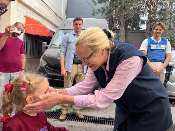 Sigrid Kaag UN Senior Humanitarian and Reco<em></em>nstruction Coordinator for Gaza, meets displaced people in Gaza City.