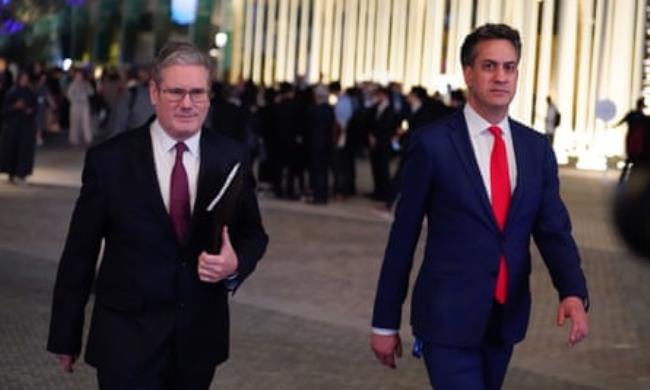 Sir Keir Starmer and Ed Miliband at Cop28 in Dubai in December 2023.