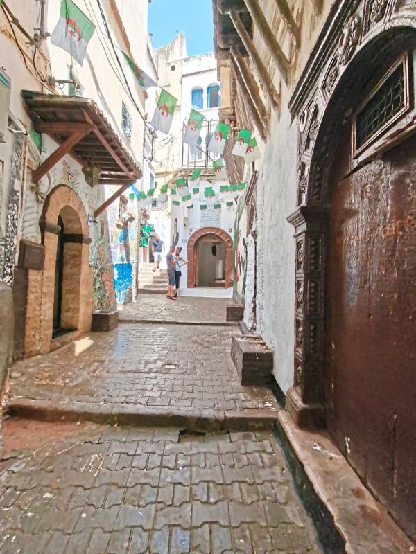 Take a leisurely stroll in the traditio<em></em>nal quarter of Casbah in Algiers. — DEZEDIEN /Wikimedia Commons